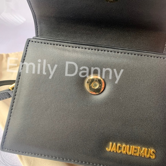 JACQUEMUS Le Chiquito moyen leather handbag - Picture 9 of 11